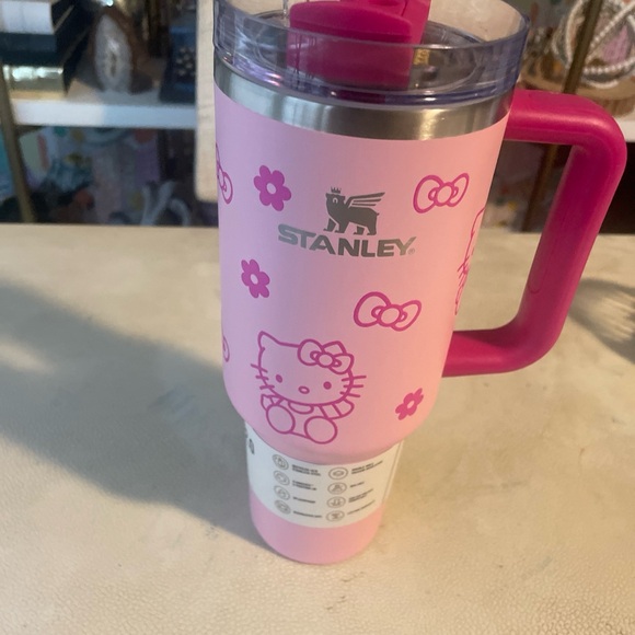Hello kitty stanley cups 40oz tumbler - Picture 1 of 6